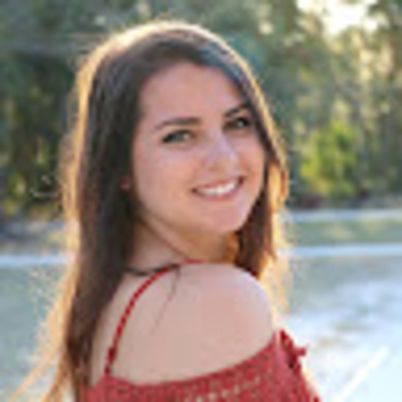 Meet your Posher, Michaela - Picture 1 of 1